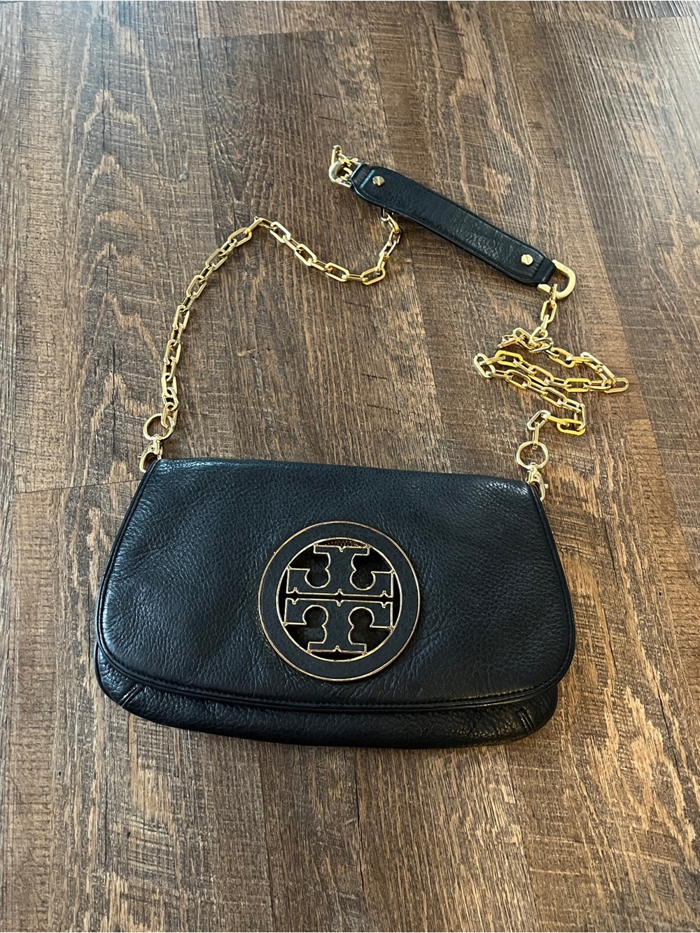 Tory Burch Amanda Reva Black Pebble Grain crossbody bag w/gold chain